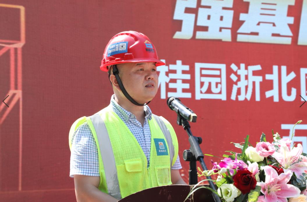 先鋒人物丨大智若愚，做一名騰越建筑的“移山人”